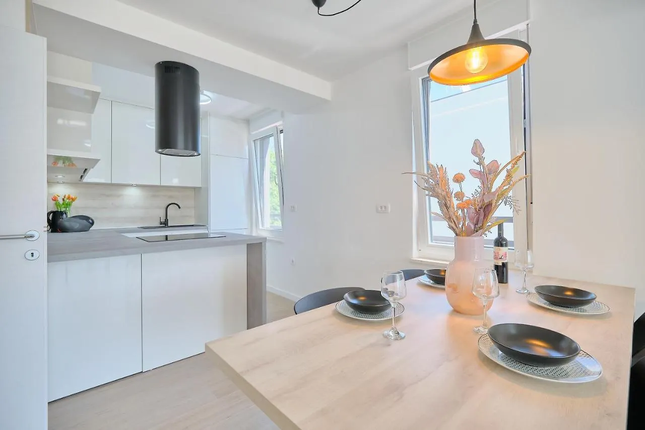 Apartment Queen Trogir 0*,  Croatia